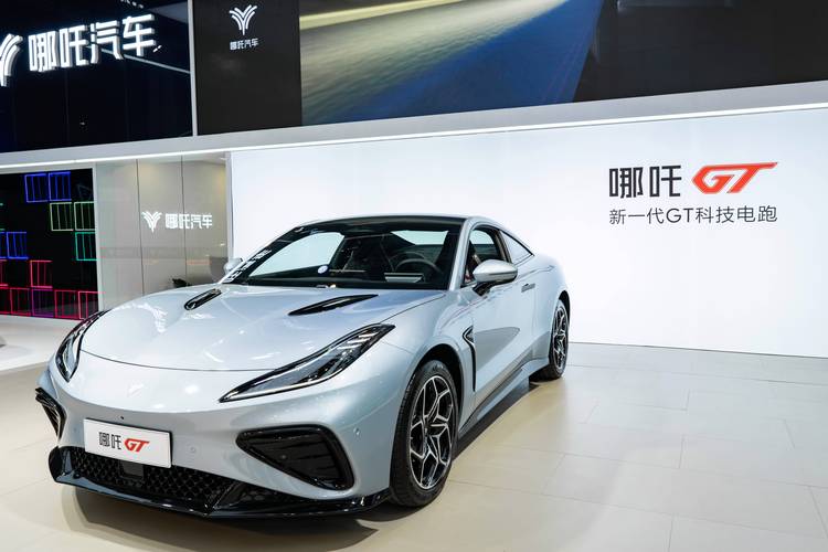 成都都江堰市迈洋威企业管理咨询哪吒汽车在智能汽车领域的表现，领途汽车在新能源汽车市场中的影响力